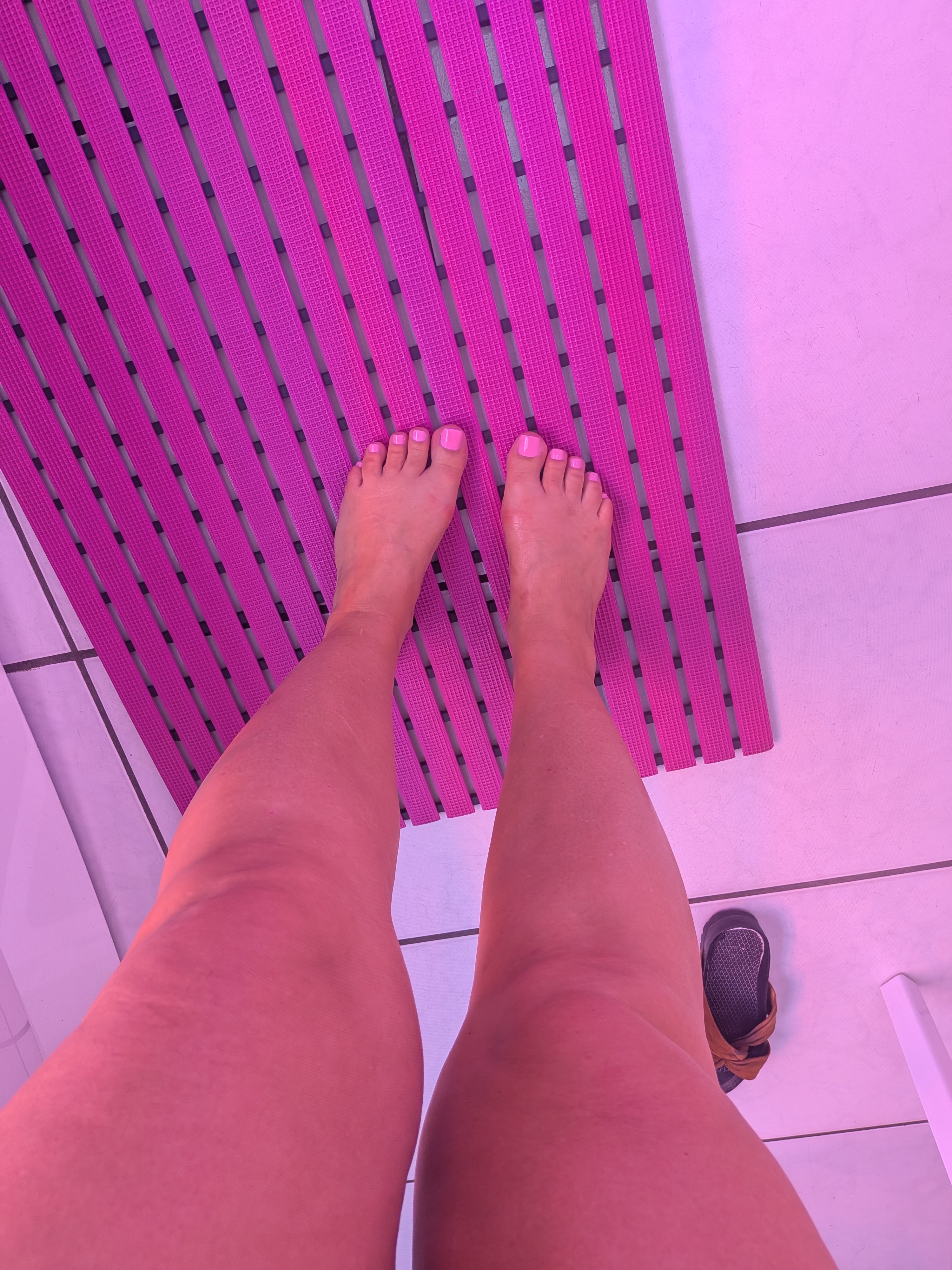 💕 Pink Nails & Footplay im Solarium – Part 2 👣🔥 - 3