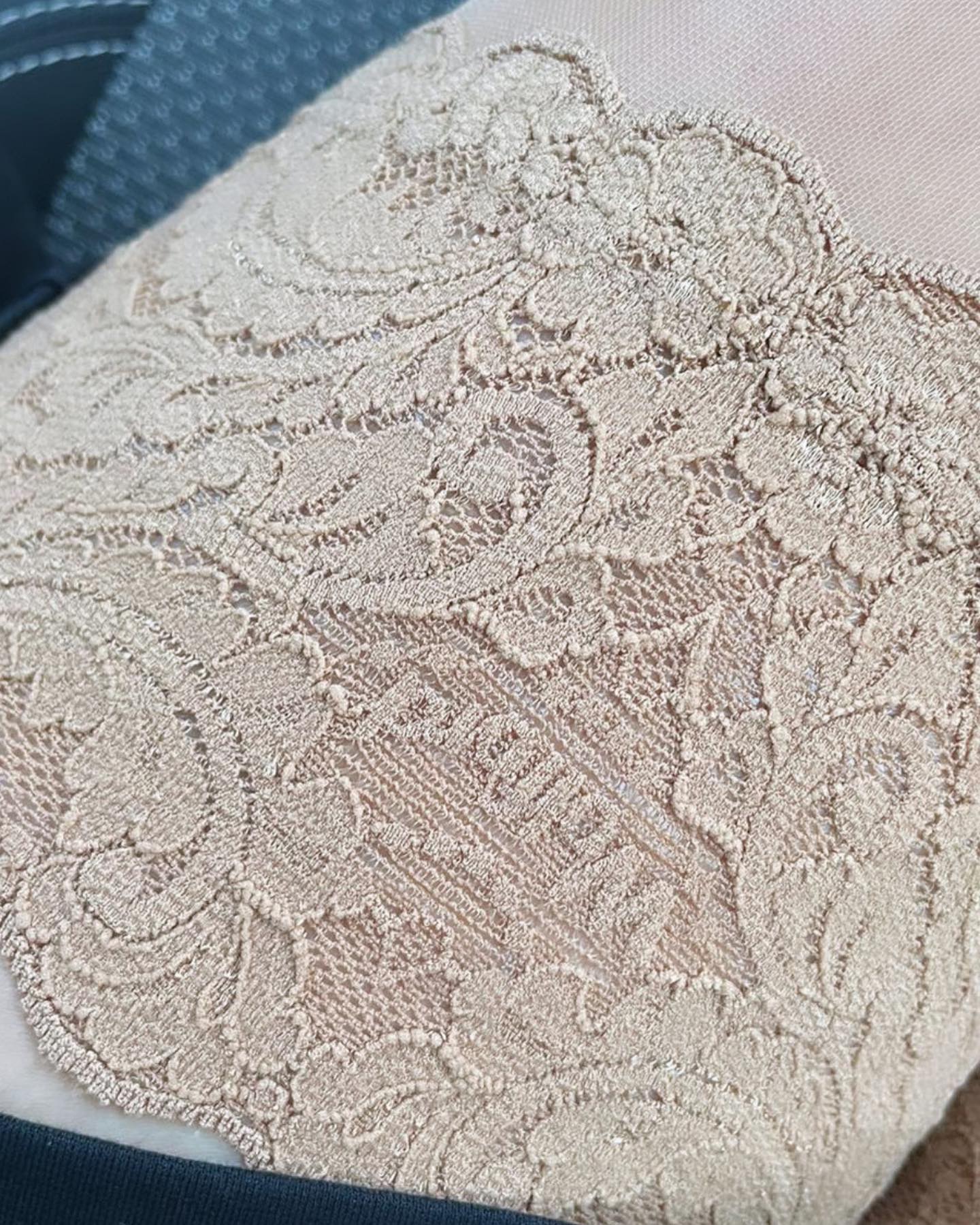 Getragene Nylons - 1