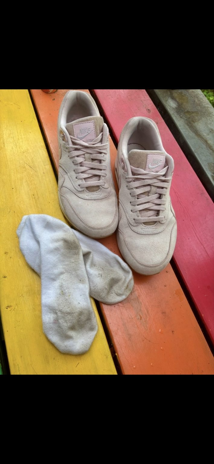 2 Tage Getragene Adidas Socken weiß , dreckig schwitzend
