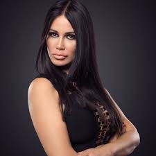 Djamila Rowe Portrait Reality TV Star und Dschungelcamp Gewinnerin 2023