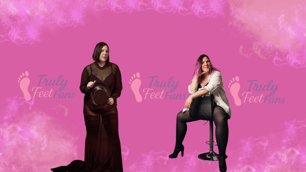 Erdbeere in zwei verschiedenen Looks vor einem pinken TrulyFeetFans Hintergrund: links in einem transparenten schwarzen Kleid mit Hut und rechts sitzend auf einem Barhocker mit pinken Haaren.